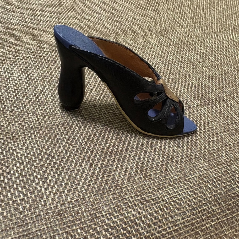 QCOK Miniature Purple & Black Shoe